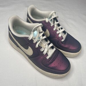 Nike Air Force 1 LV8 Iridescent 820438-402 Jordan 1 Max Size 5.5Y Lilac Ice